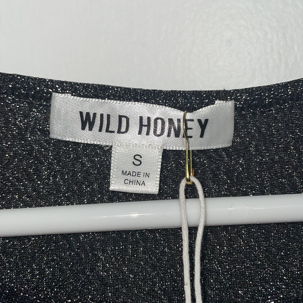 NWT Size S Wild Honey Silver Metallic Long Sleeve Crop Top - Picture 3 of 3